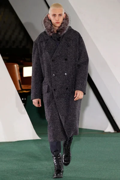 Look 11